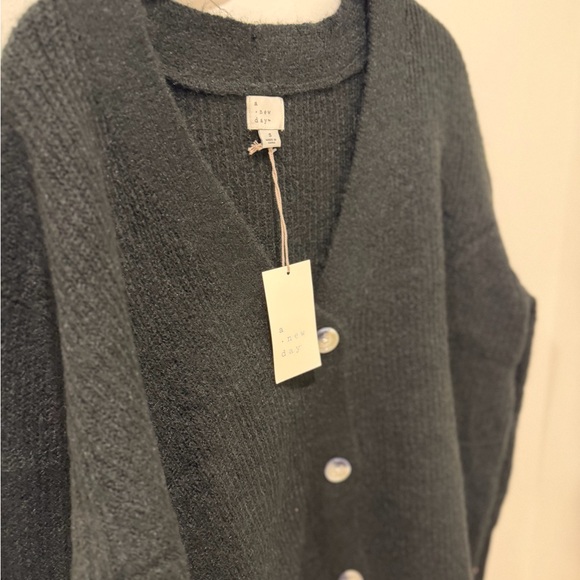 A New Day Women's Oversized Black Button-Up Cardigan NWT - Picture 2 of 3